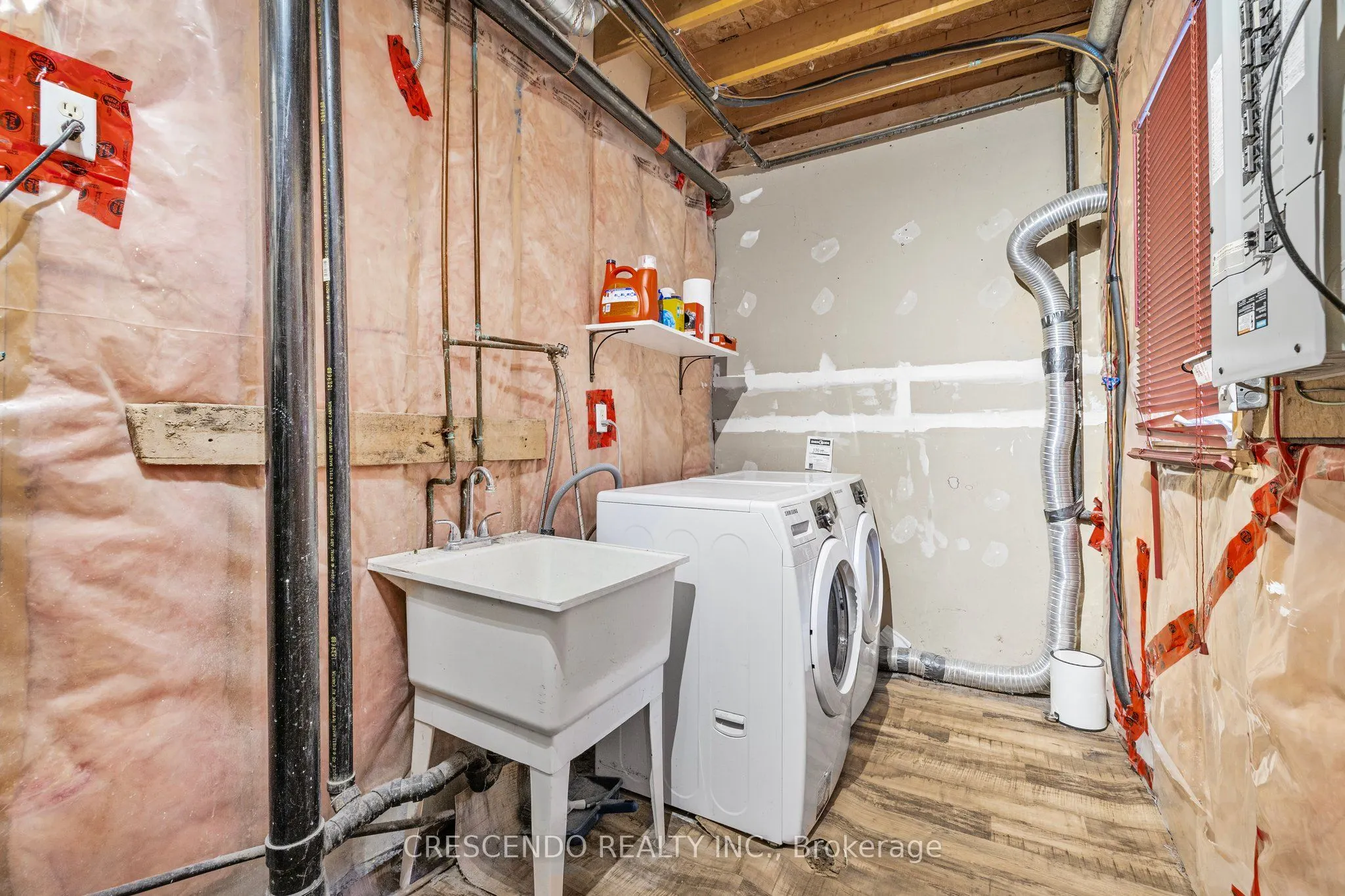 2945 Thomas Street, #95