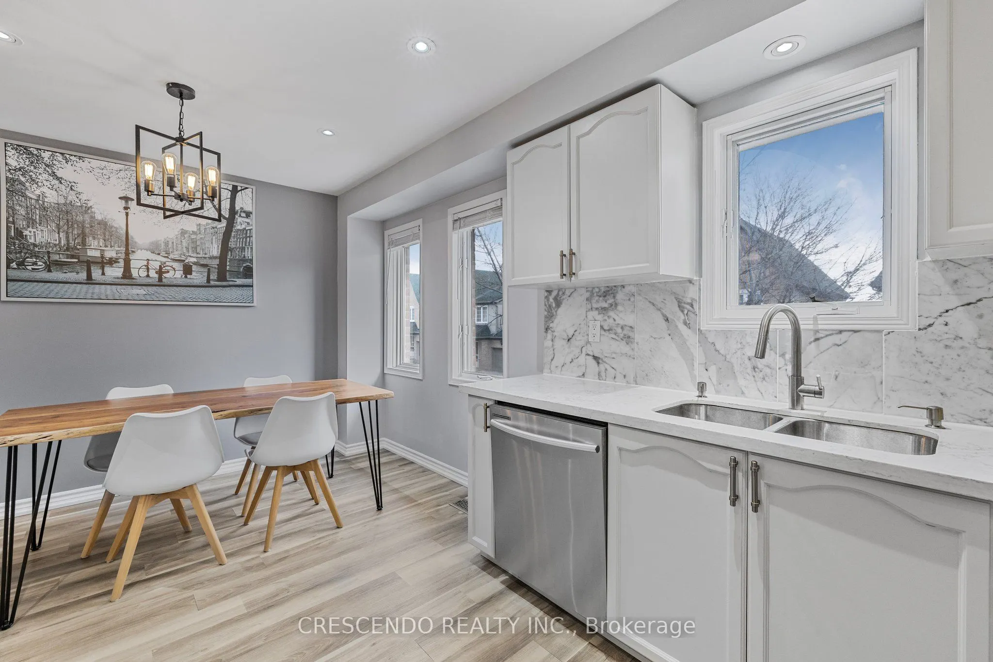 2945 Thomas Street, #95