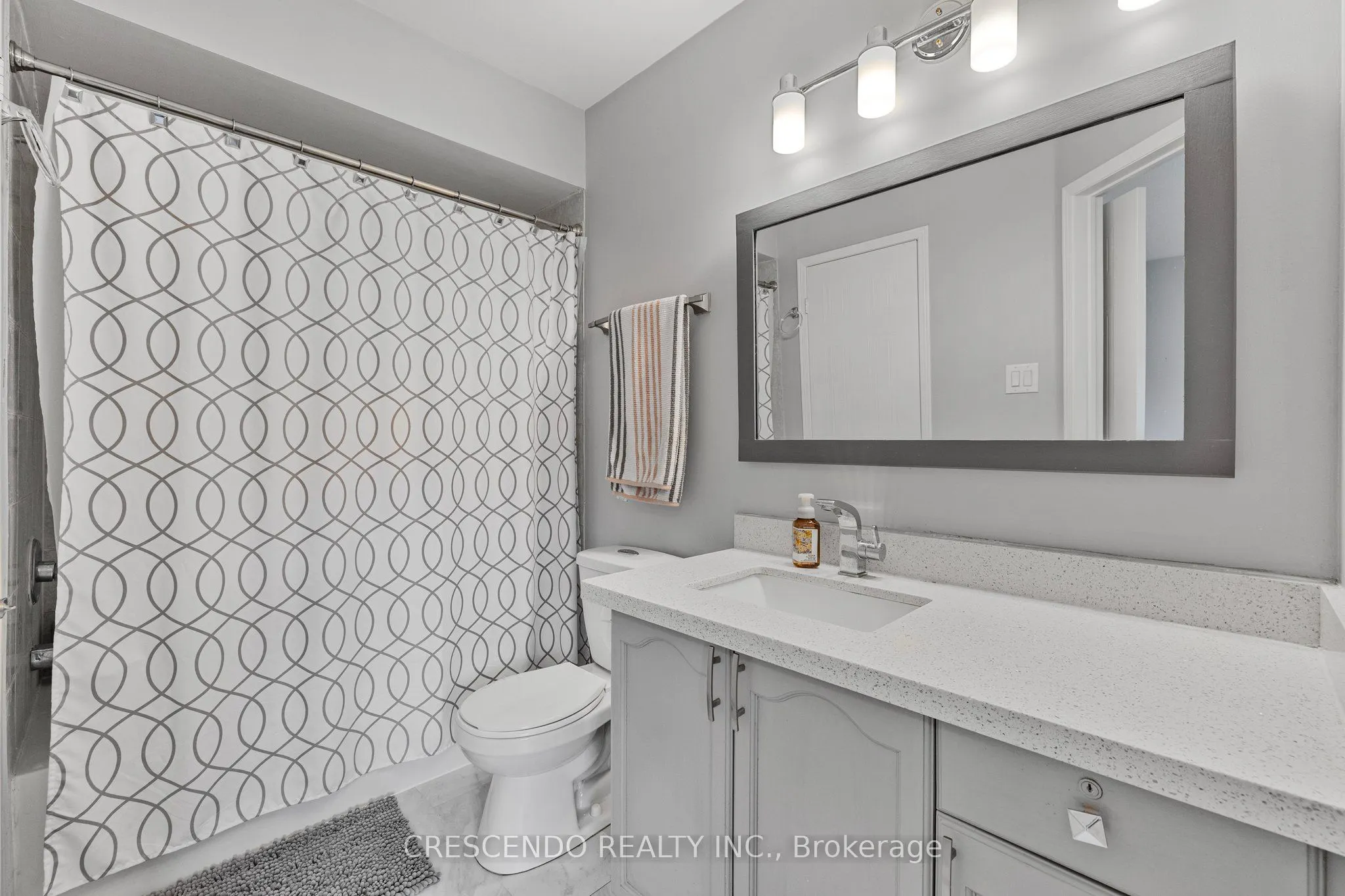 2945 Thomas Street, #95
