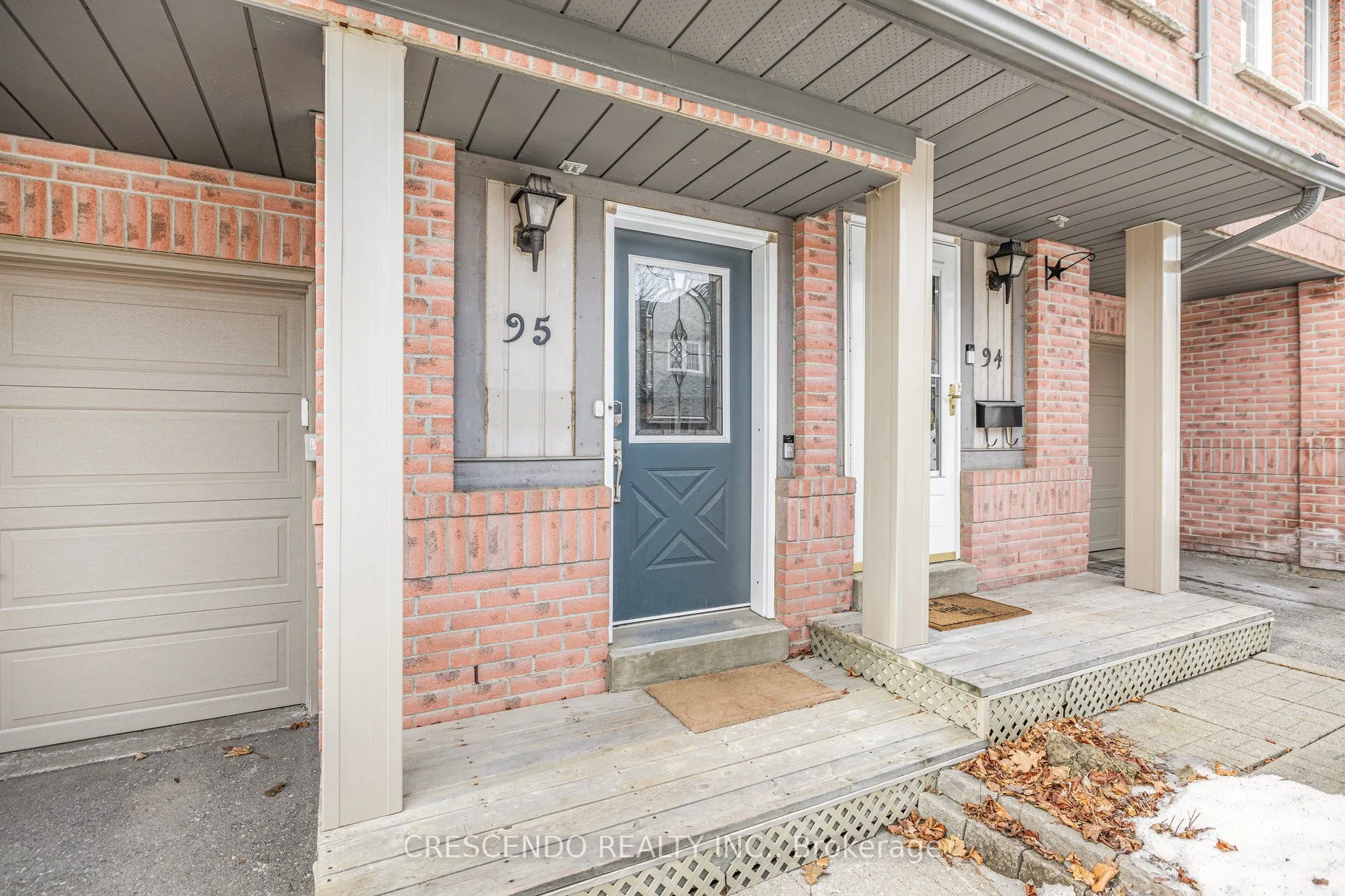 2945 Thomas Street, #95