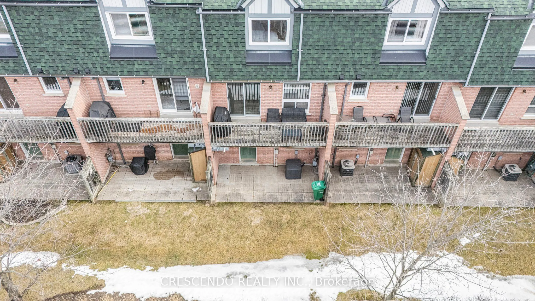 2945 Thomas Street, #95