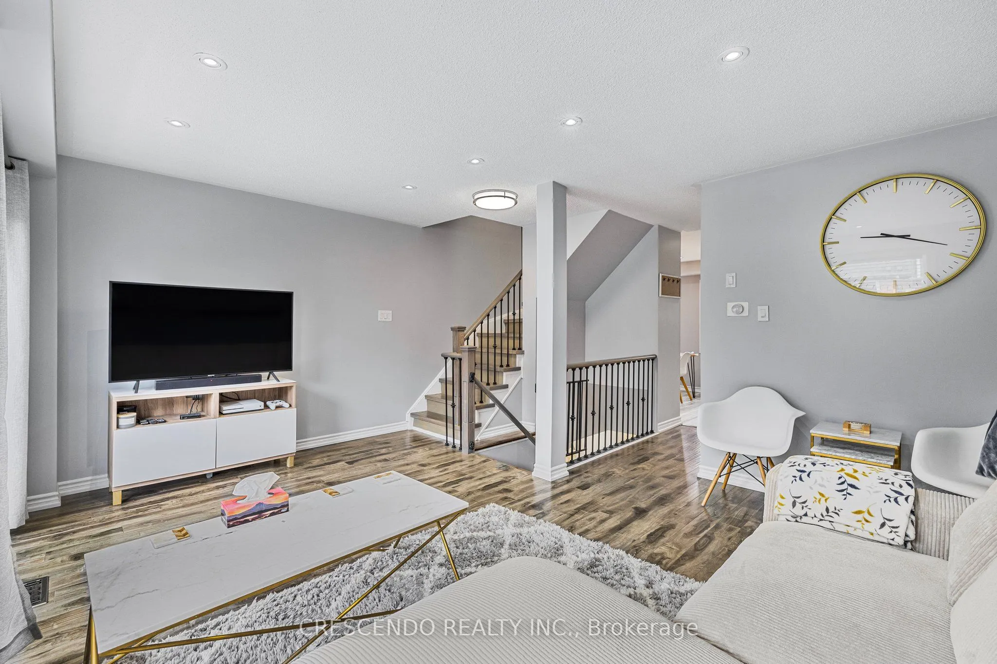 2945 Thomas Street, #95