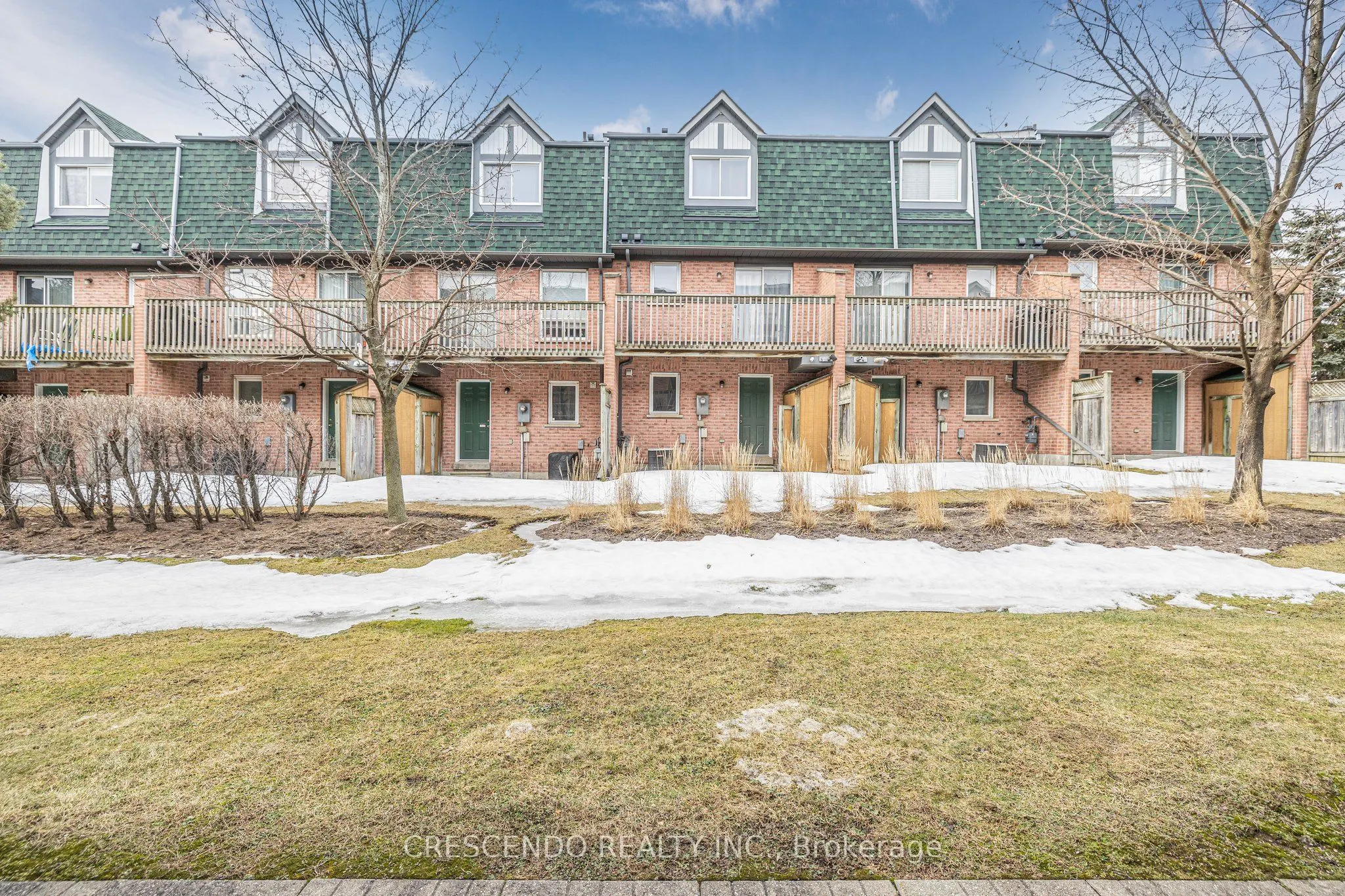 2945 Thomas Street, #95