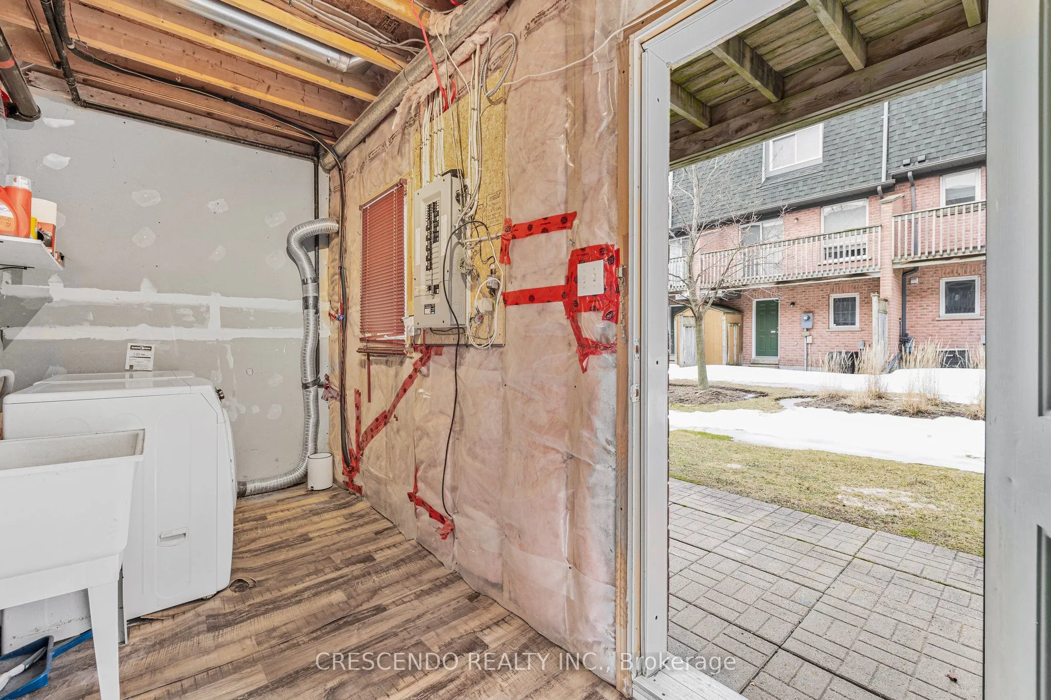 2945 Thomas Street, #95