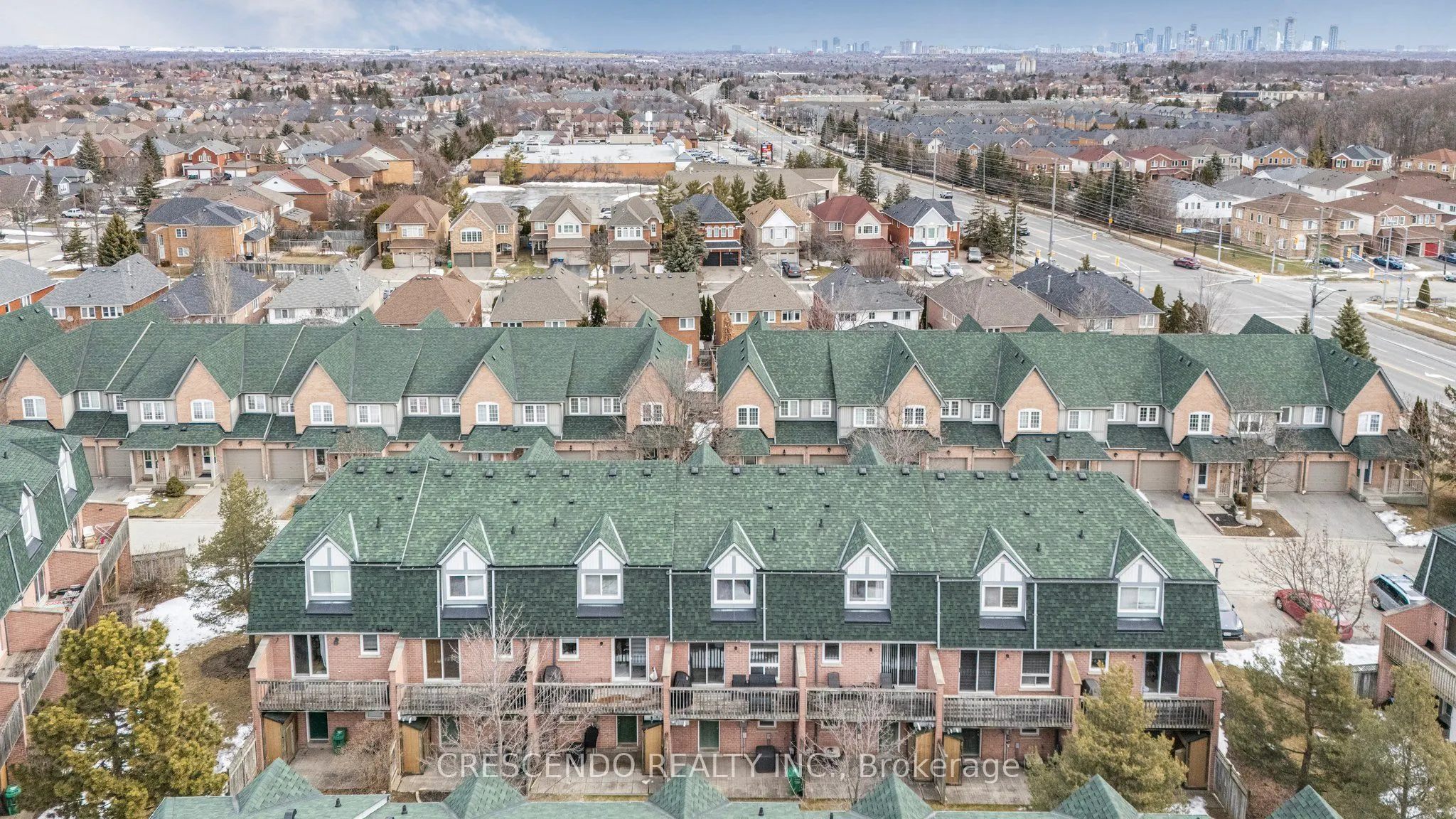 2945 Thomas Street, #95
