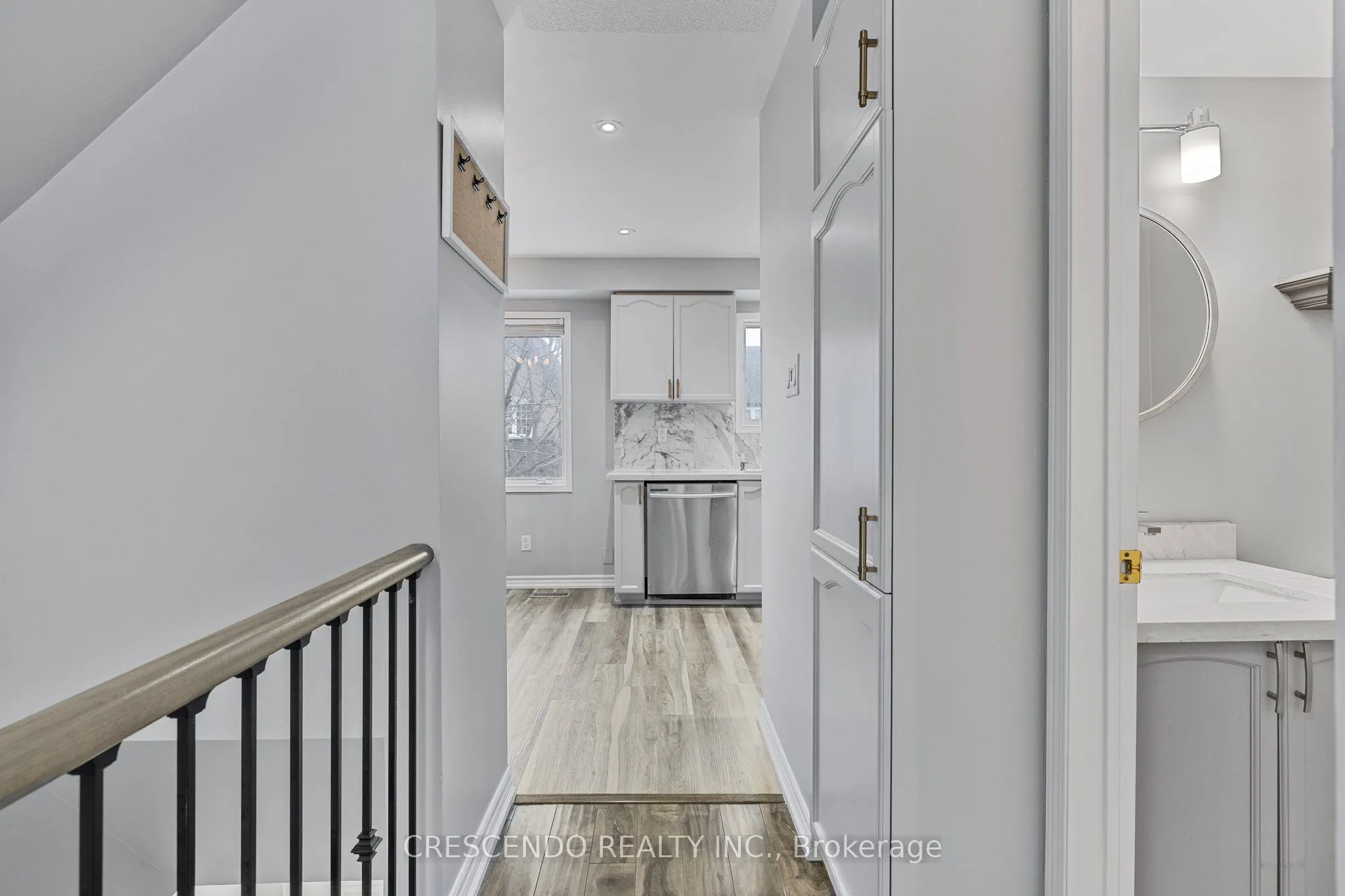 2945 Thomas Street, #95