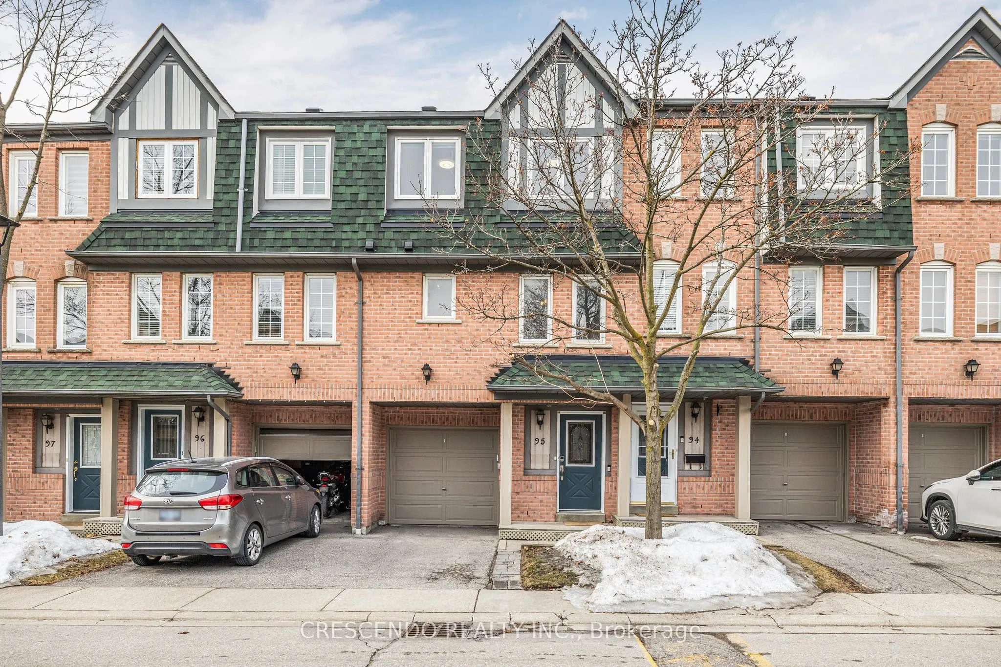2945 Thomas Street, #95