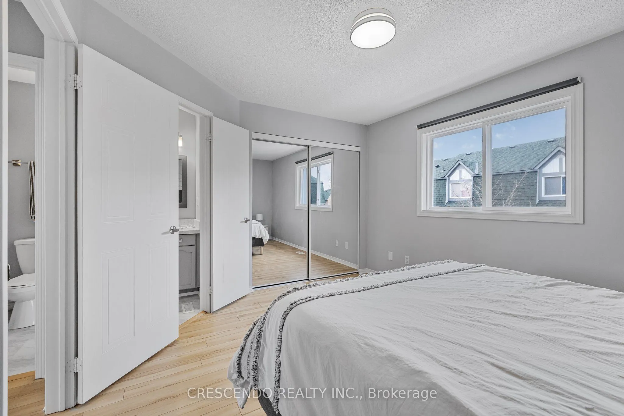 2945 Thomas Street, #95