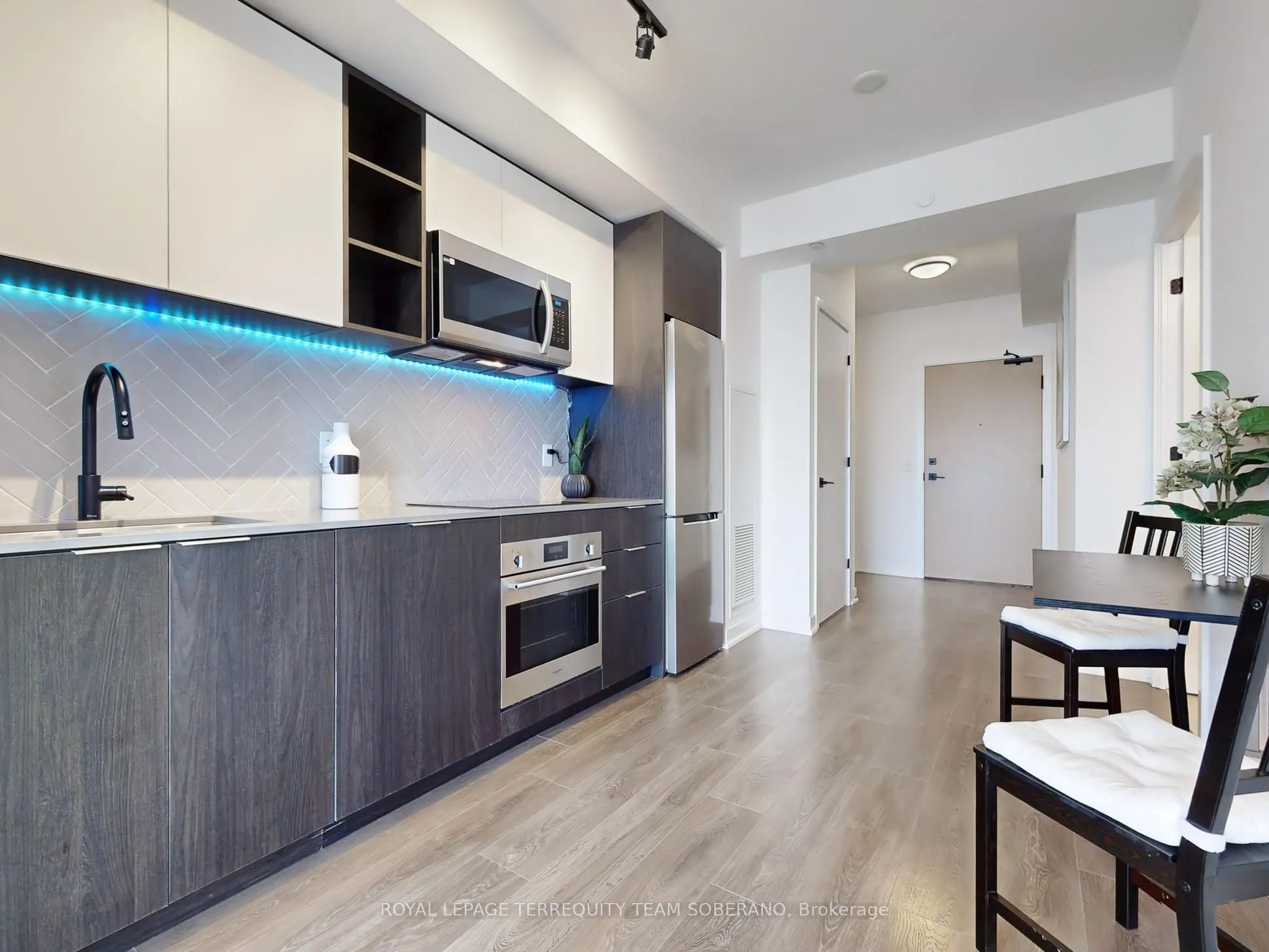36 Zorra Street, #2801