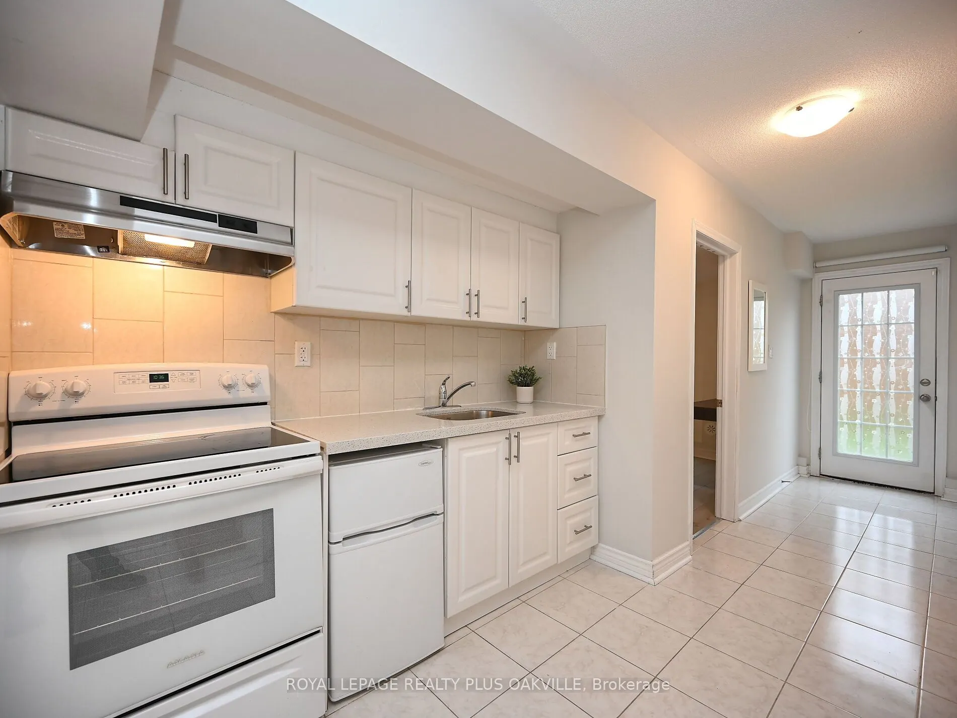 2280 Baronwood Drive, #90