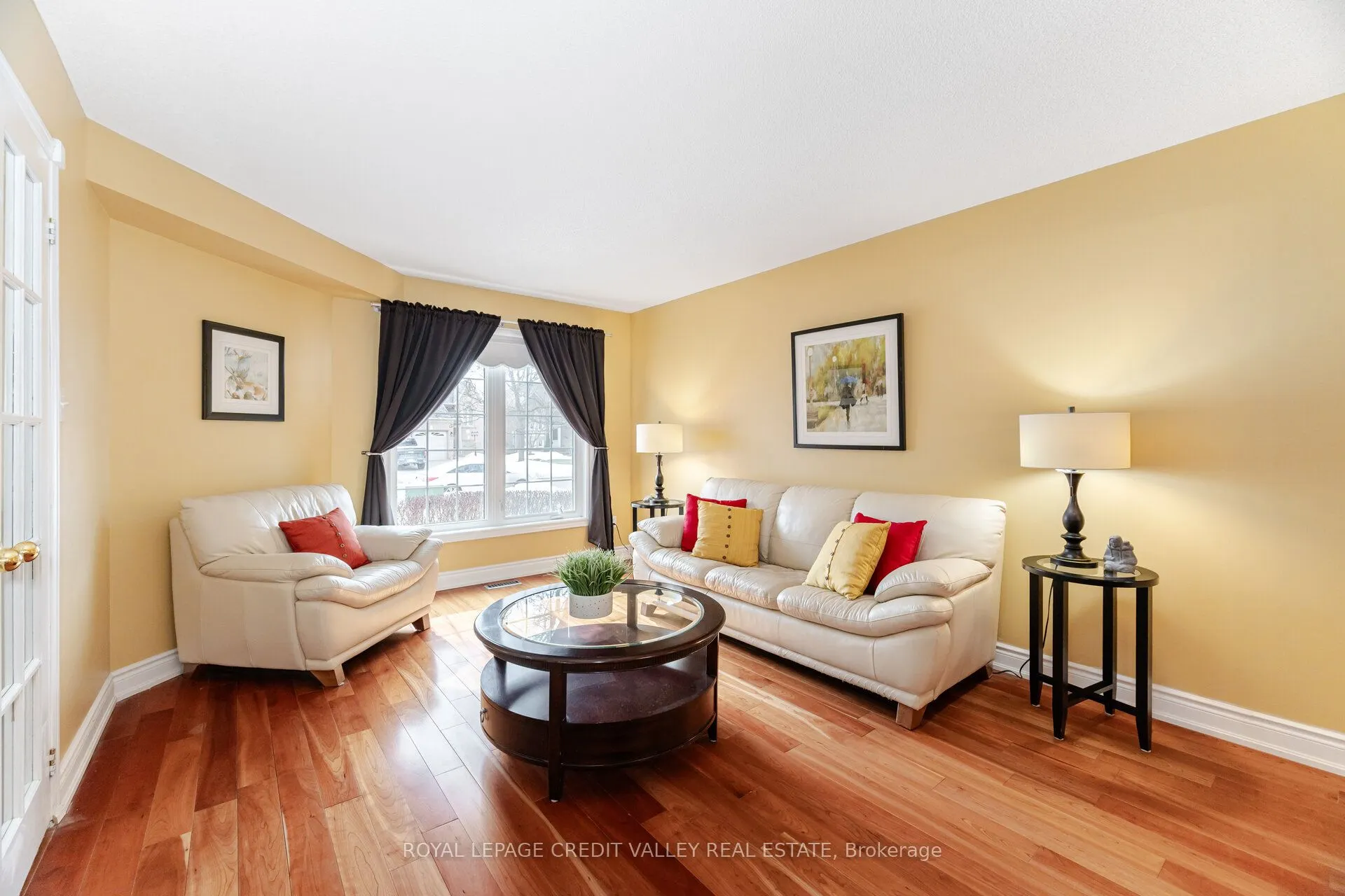 8 Livingston Drive