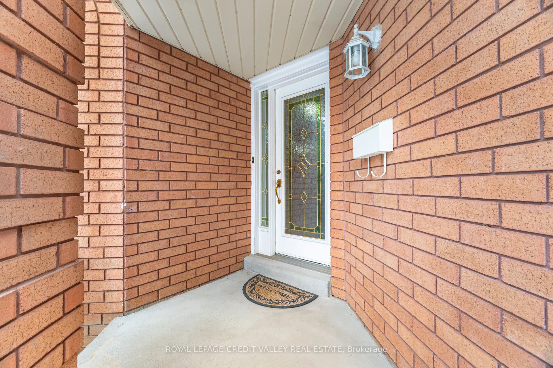 8 Livingston Drive