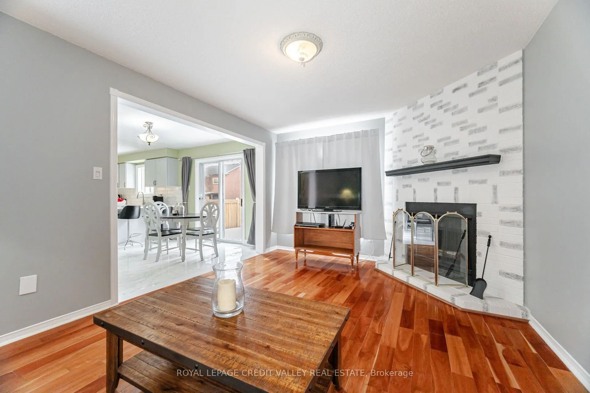 8 Livingston Drive