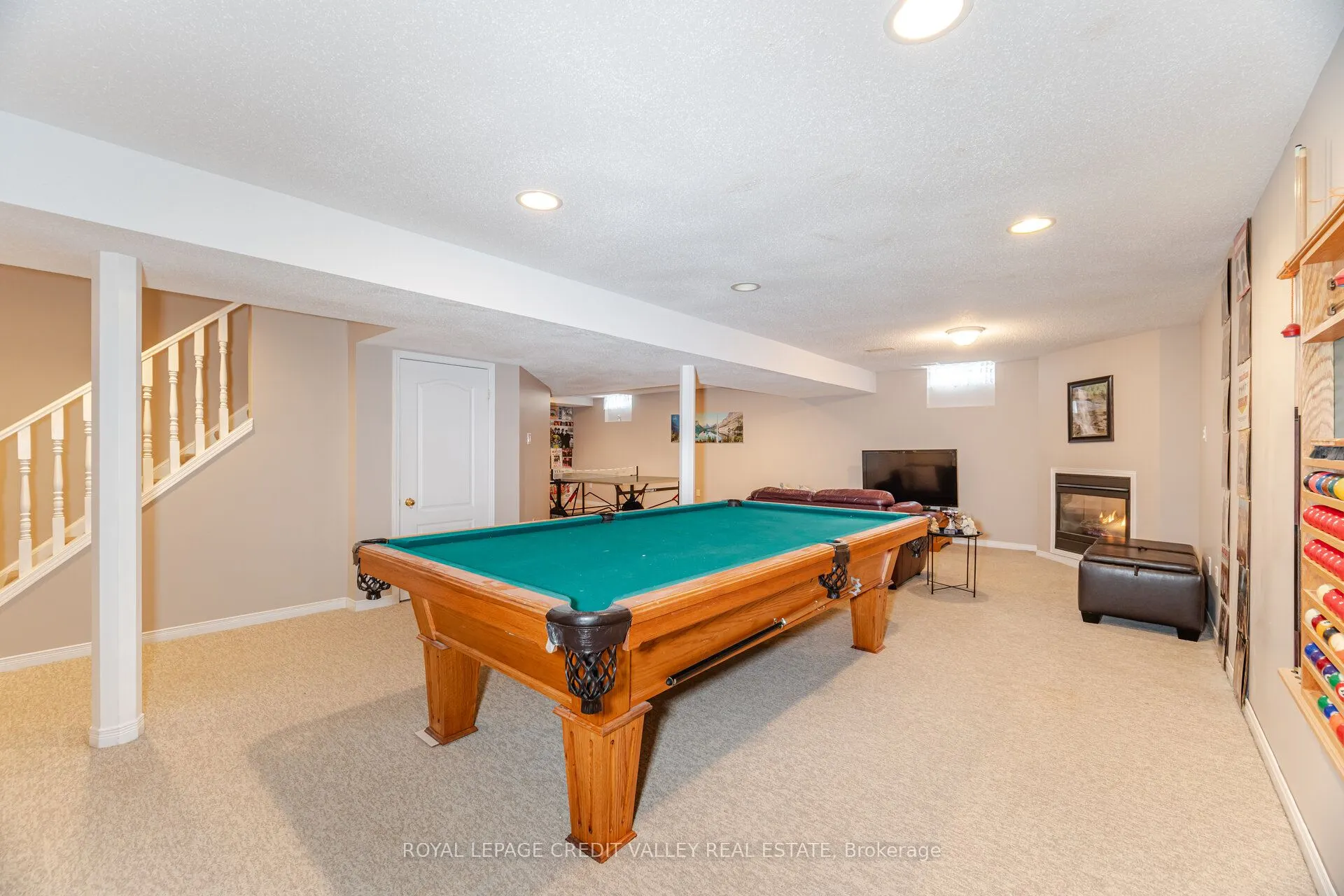 8 Livingston Drive
