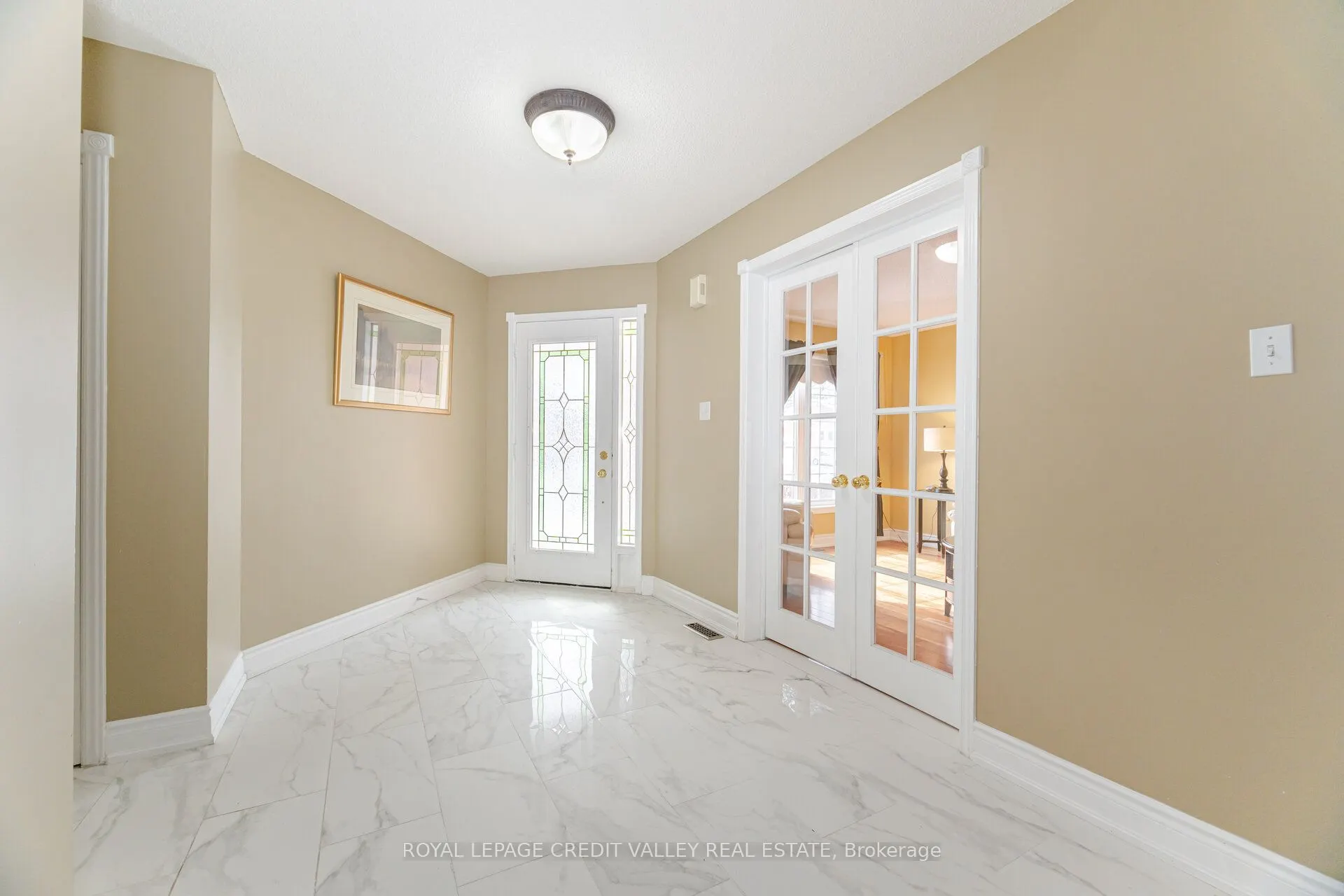 8 Livingston Drive
