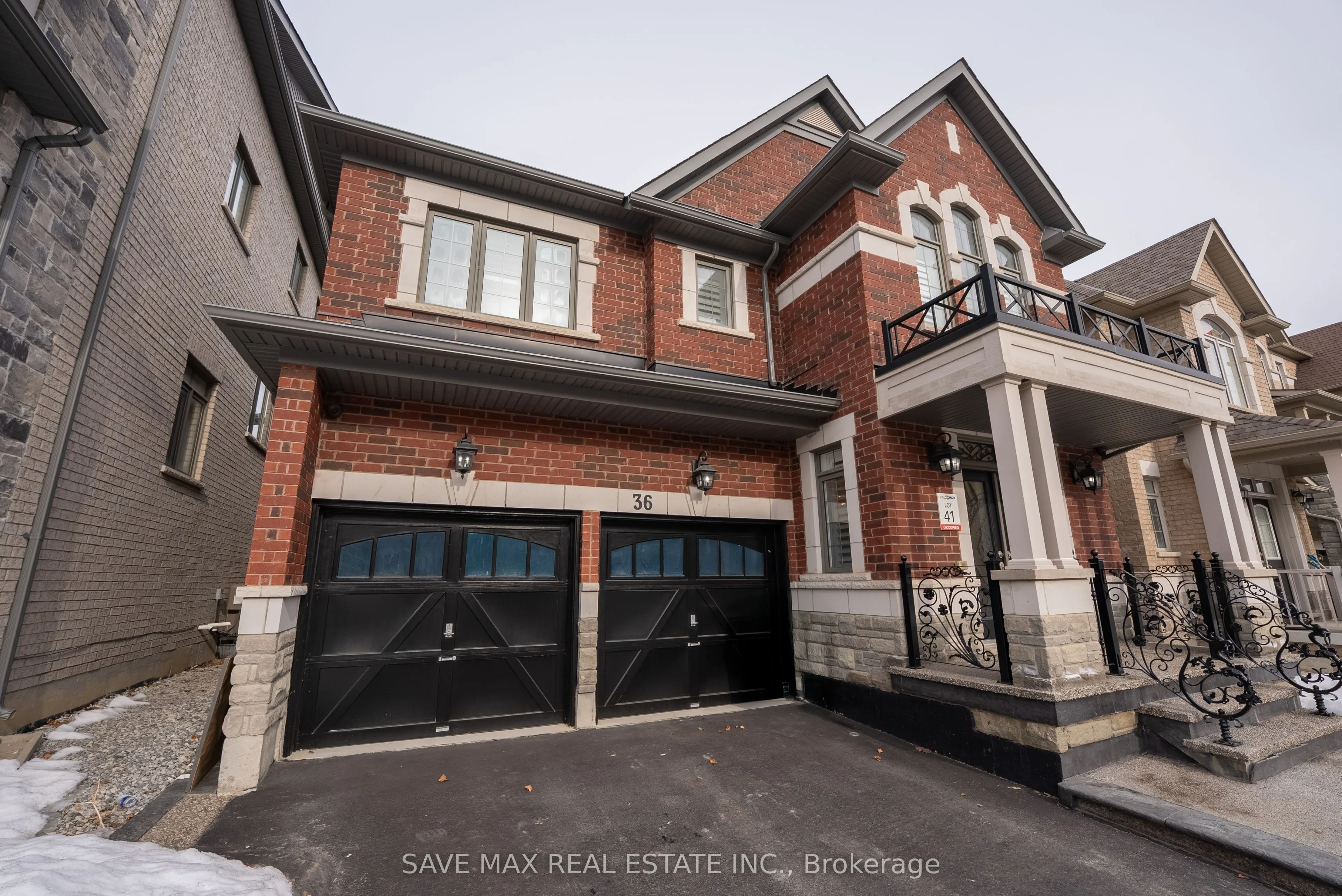 36 Roulette Crescent
