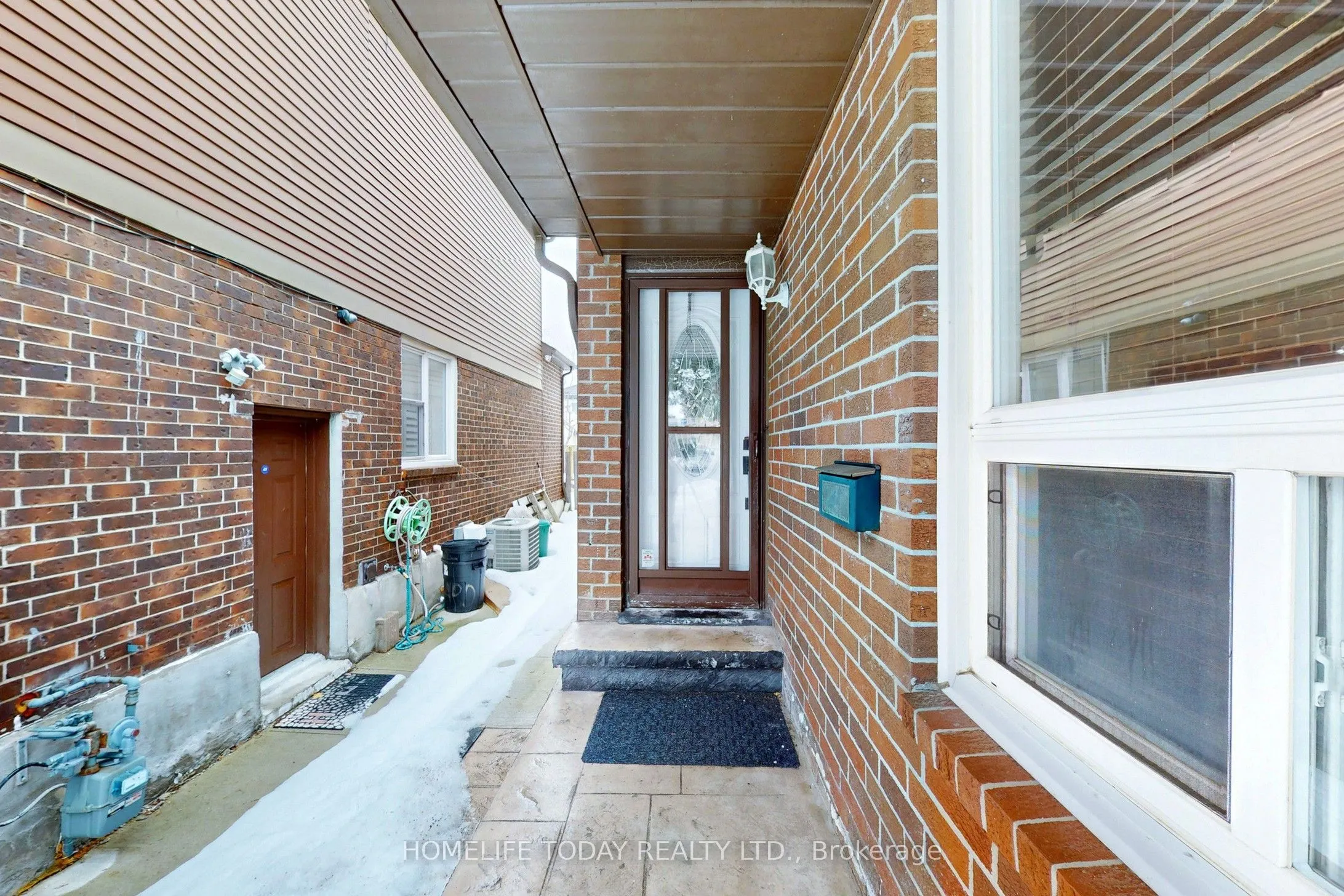 5 Rustywood Drive