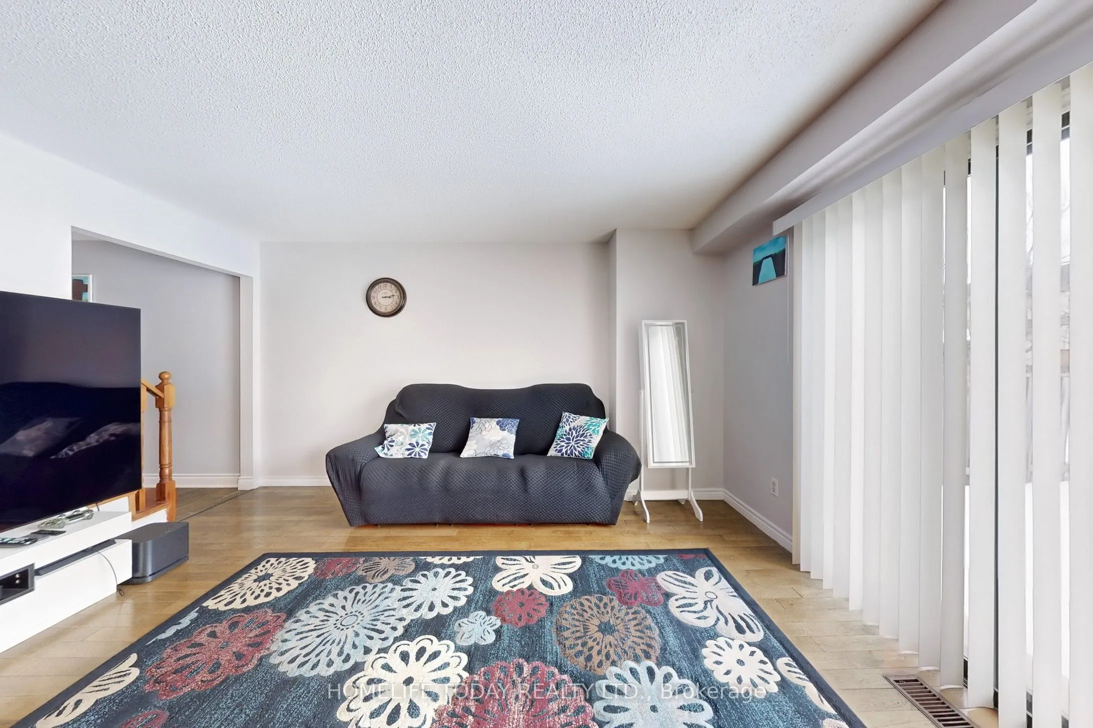 5 Rustywood Drive