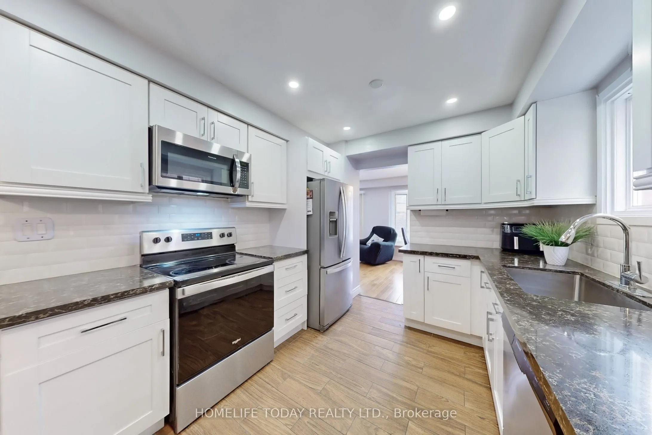 5 Rustywood Drive