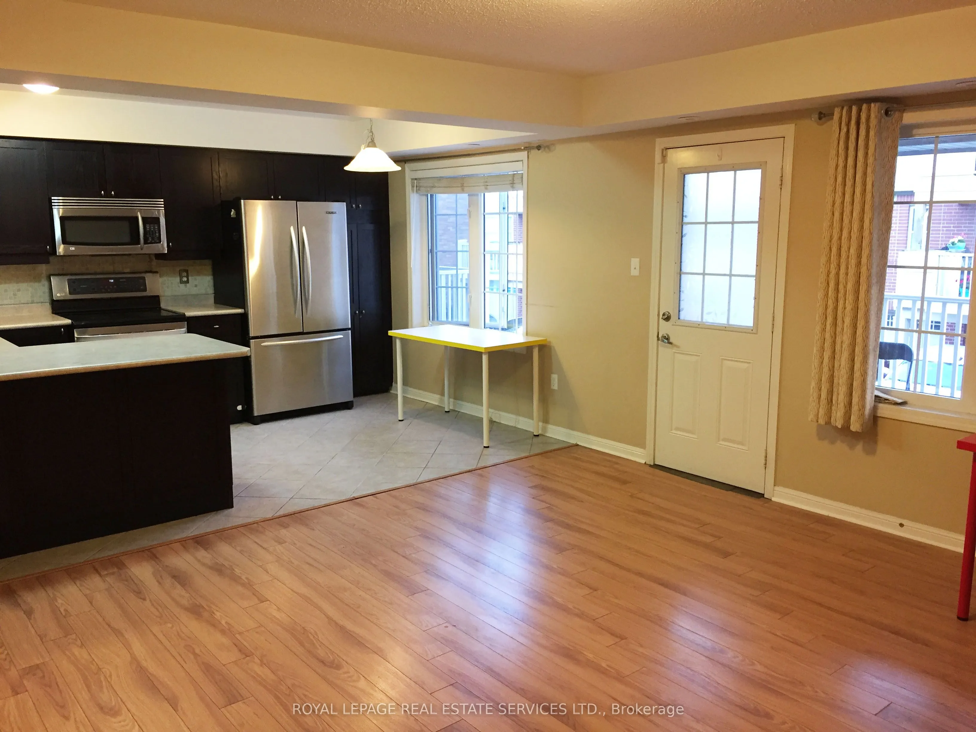 764 Neighbourhood Circle, #4
