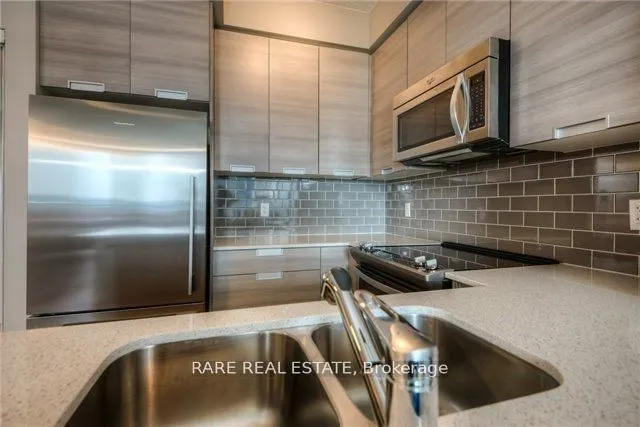 55 Eglinton Avenue W, #801