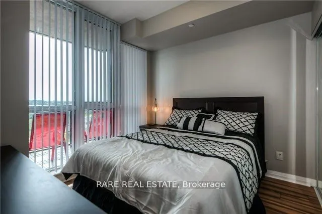 55 Eglinton Avenue W, #801