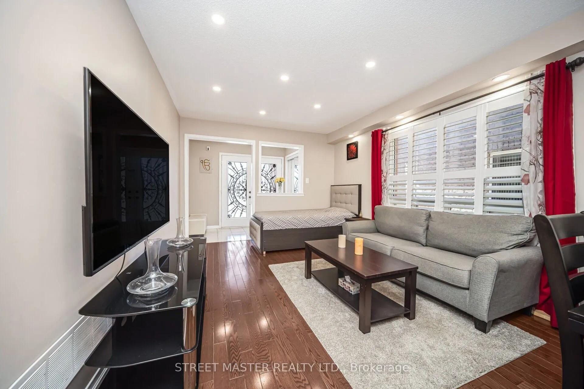 72 Newington Crescent