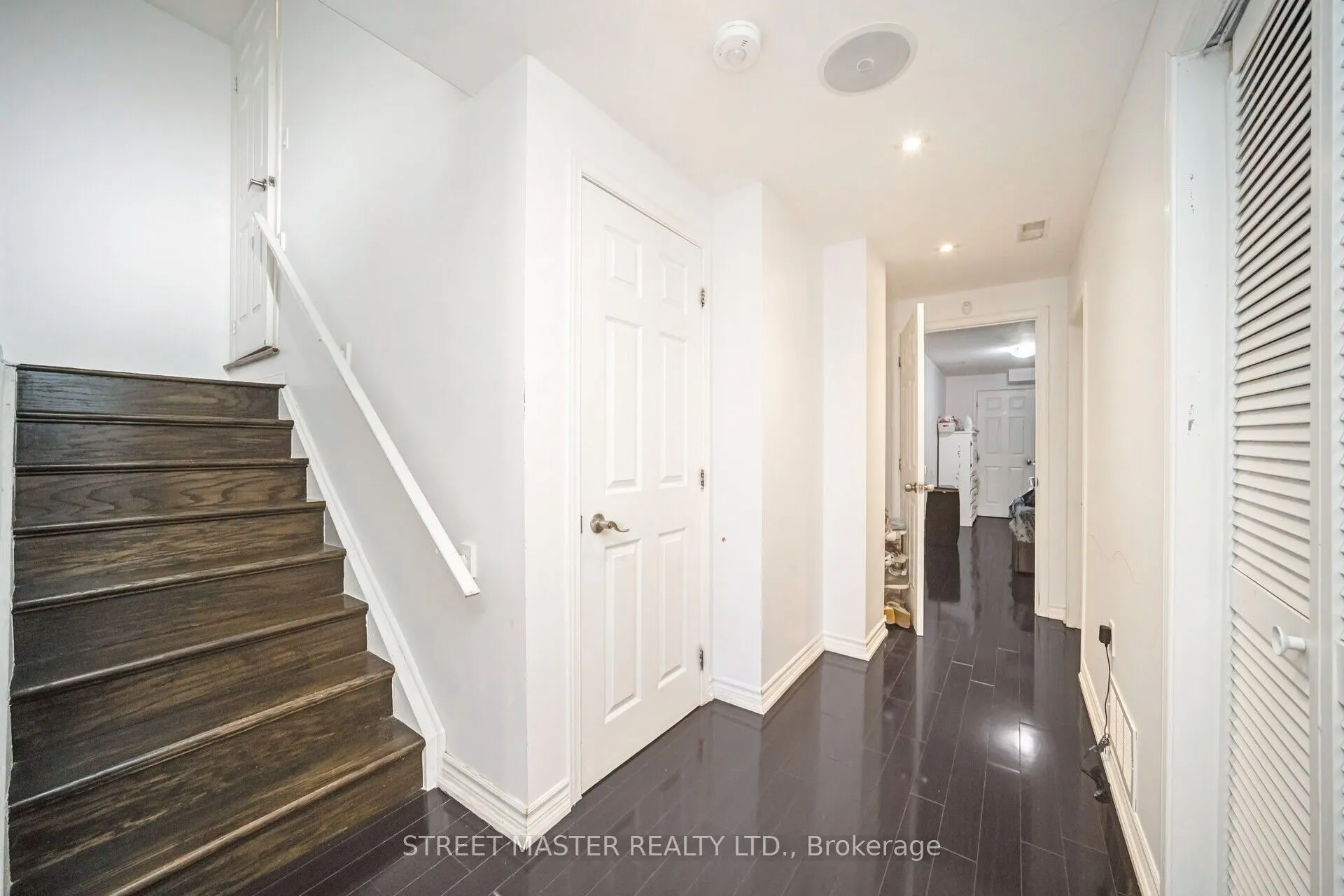 72 Newington Crescent