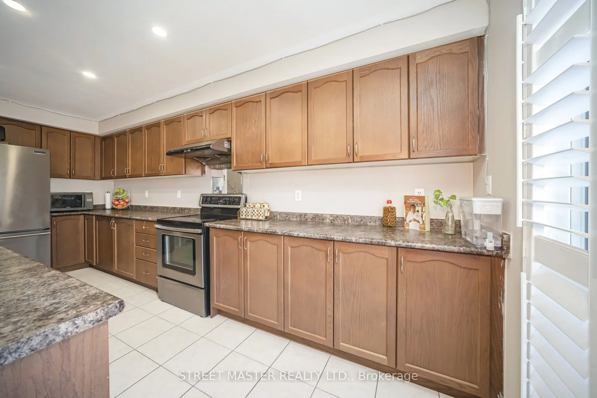 72 Newington Crescent