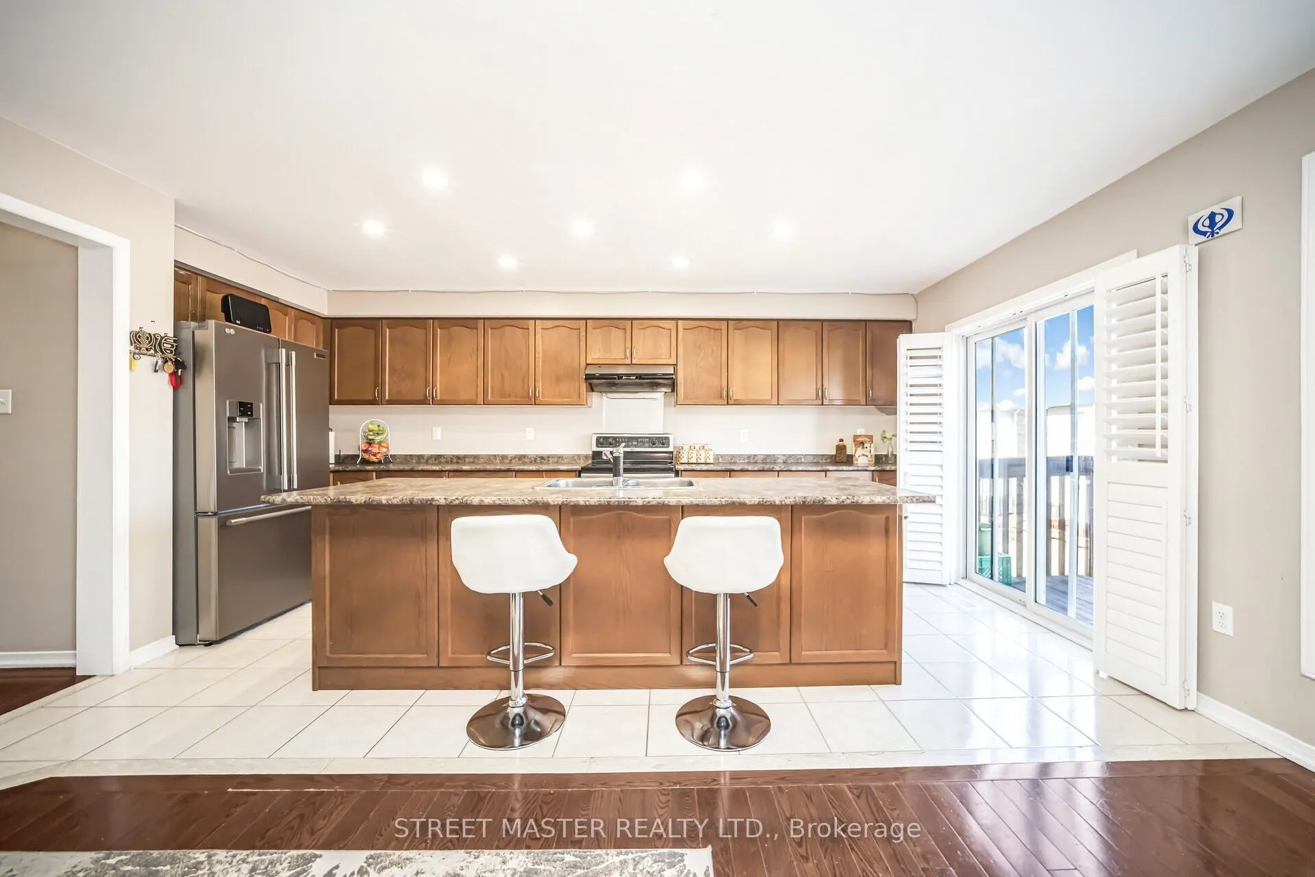 72 Newington Crescent