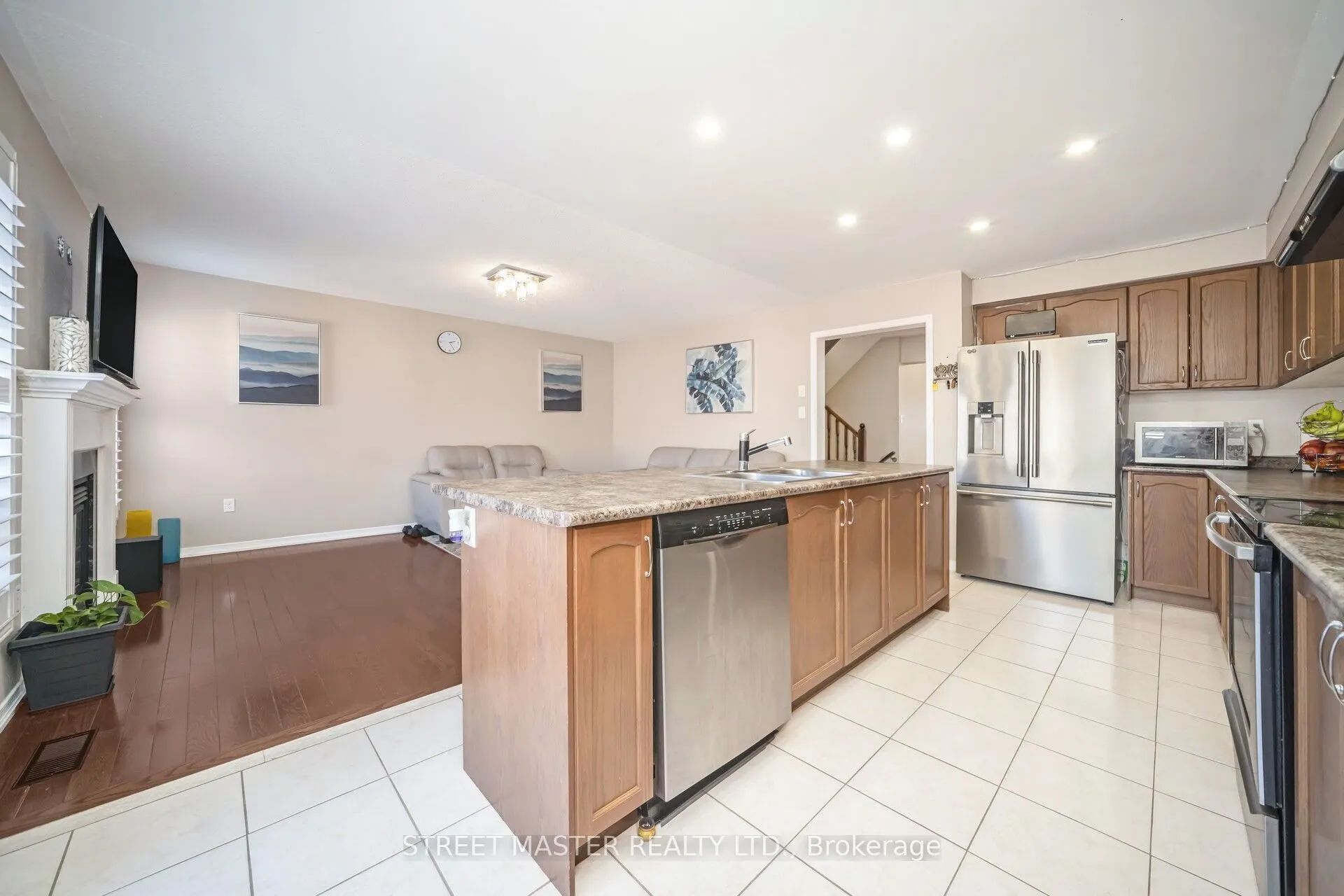 72 Newington Crescent
