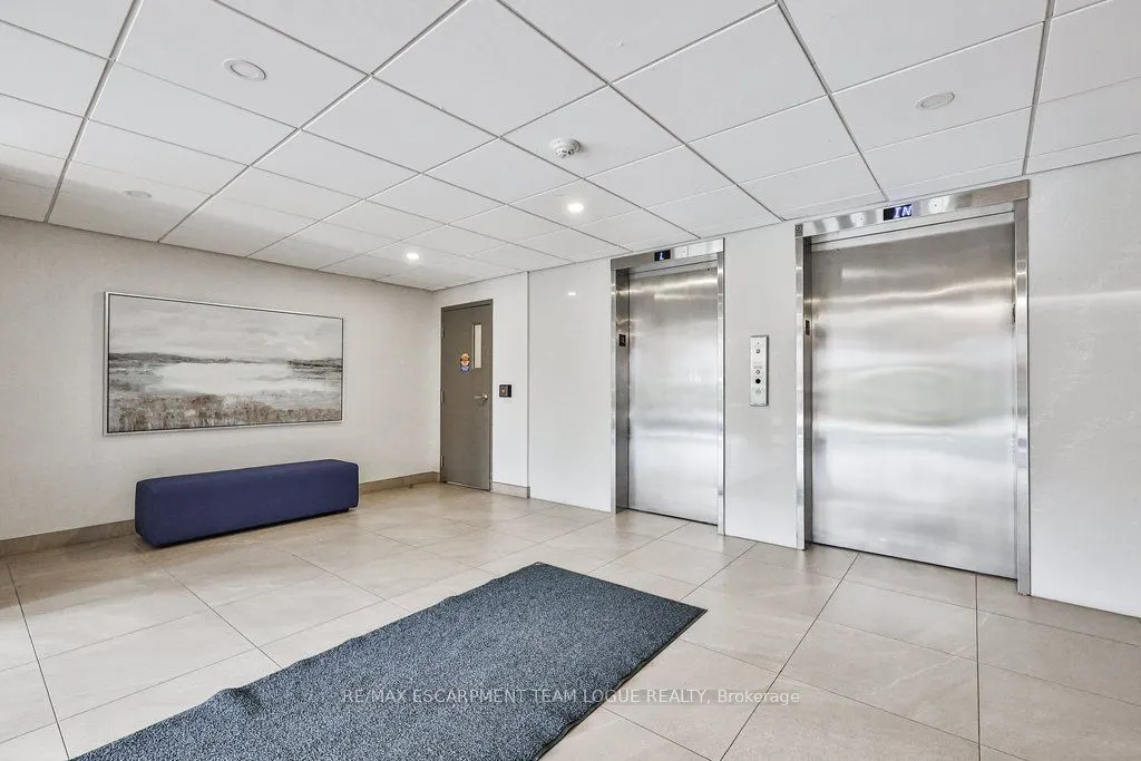 2121 Lakeshore Road, #502