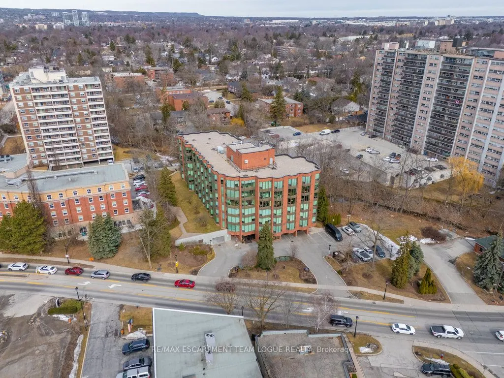 2121 Lakeshore Road, #502