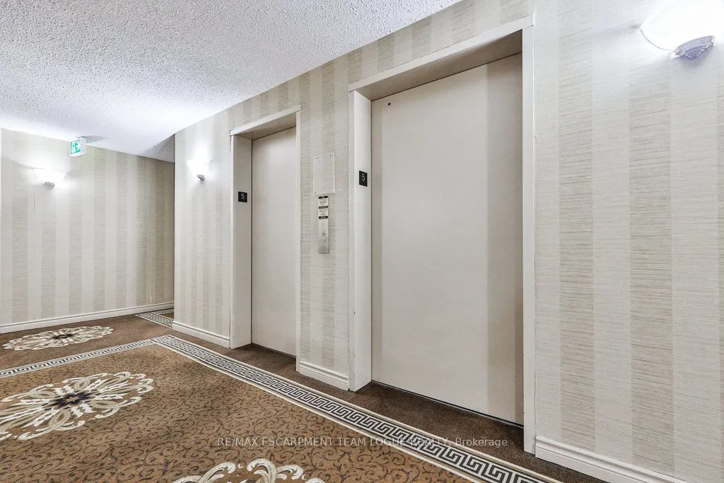 2121 Lakeshore Road, #502