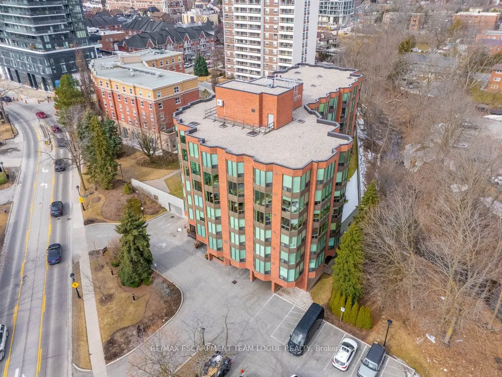 2121 Lakeshore Road, #502