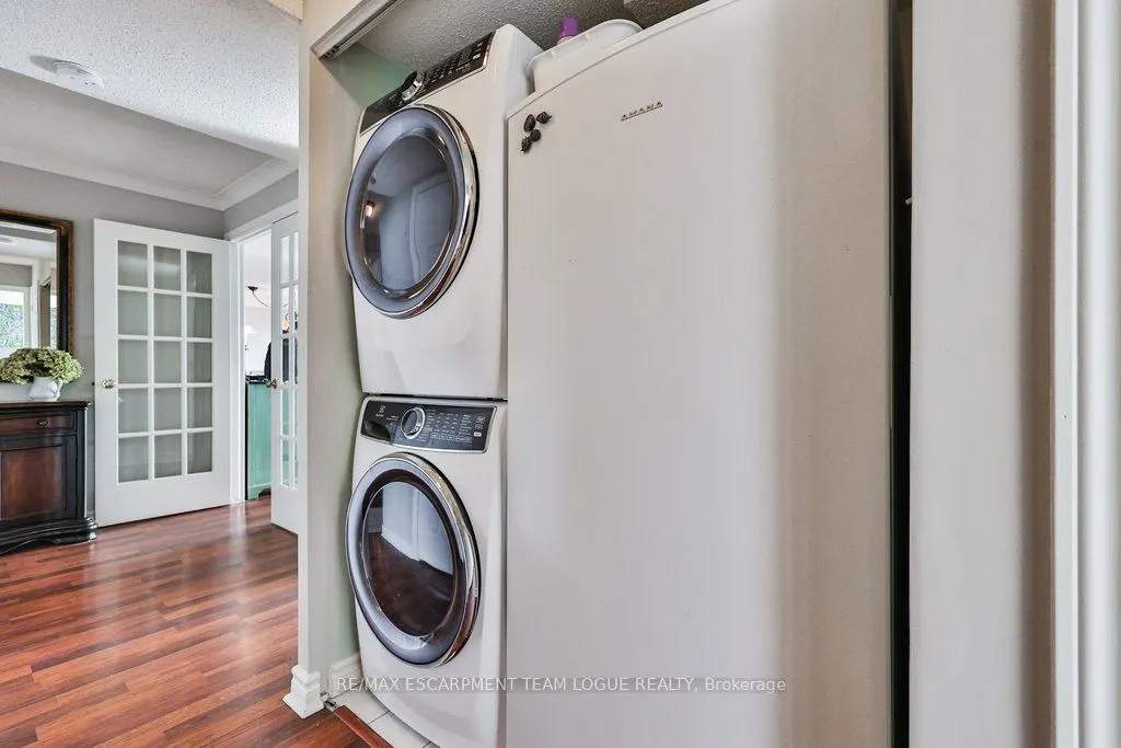 2121 Lakeshore Road, #502