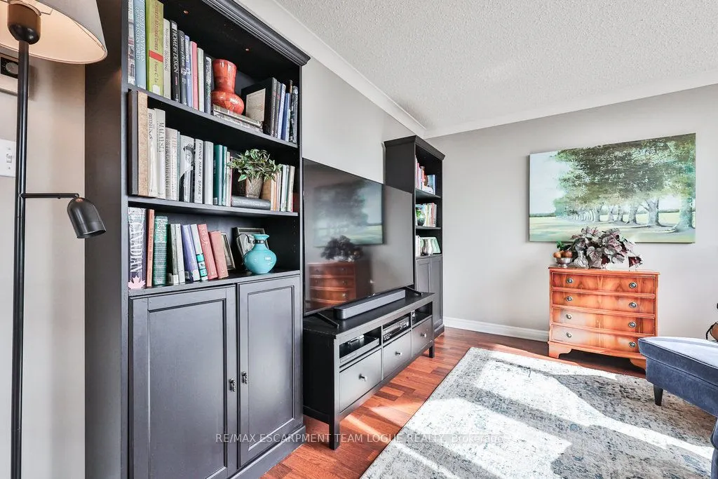 2121 Lakeshore Road, #502