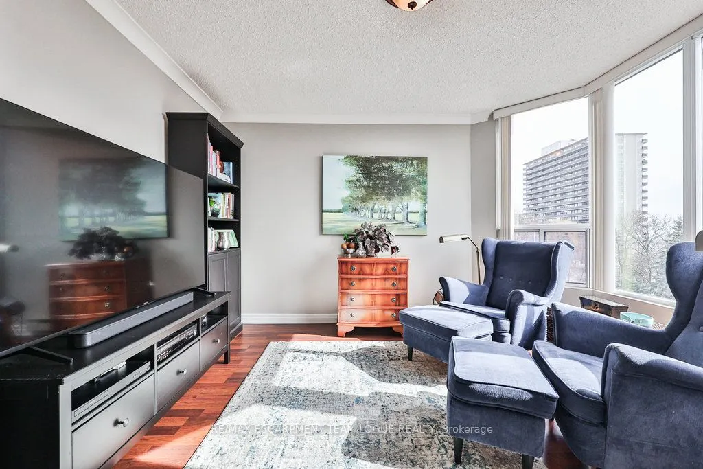 2121 Lakeshore Road, #502