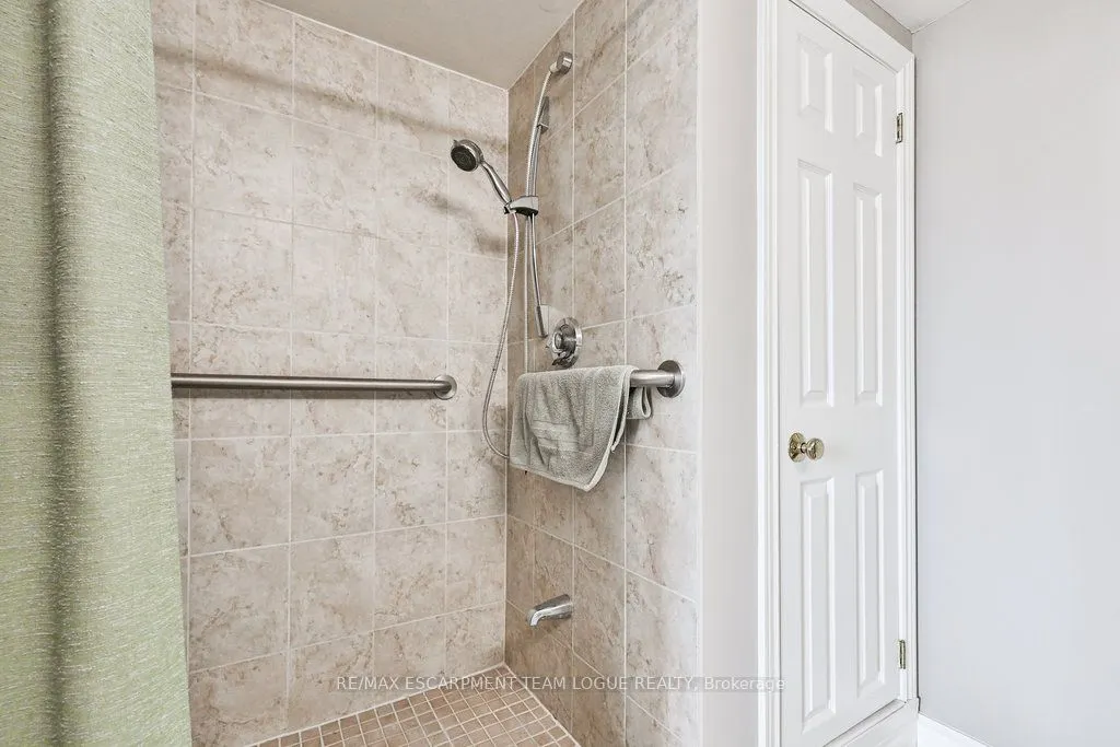 2121 Lakeshore Road, #502