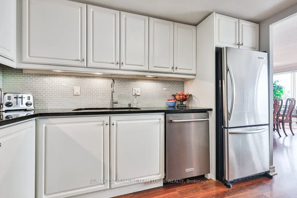 2121 Lakeshore Road, #502