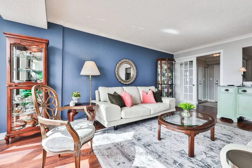 2121 Lakeshore Road, #502