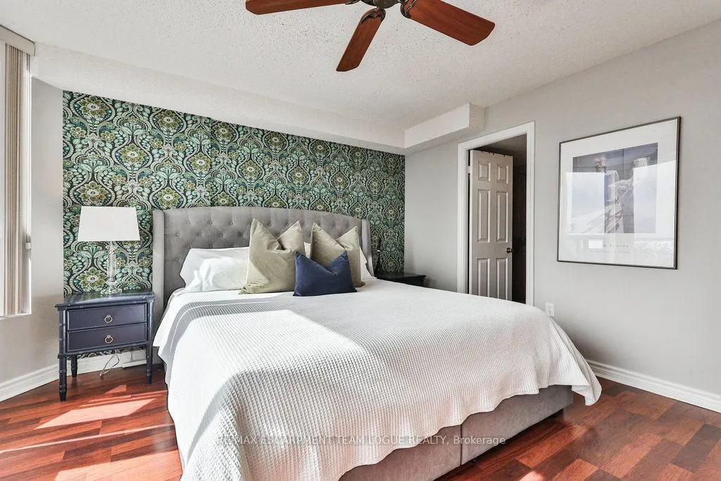 2121 Lakeshore Road, #502