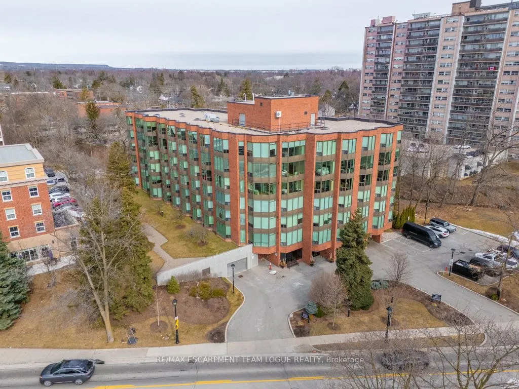 2121 Lakeshore Road, #502