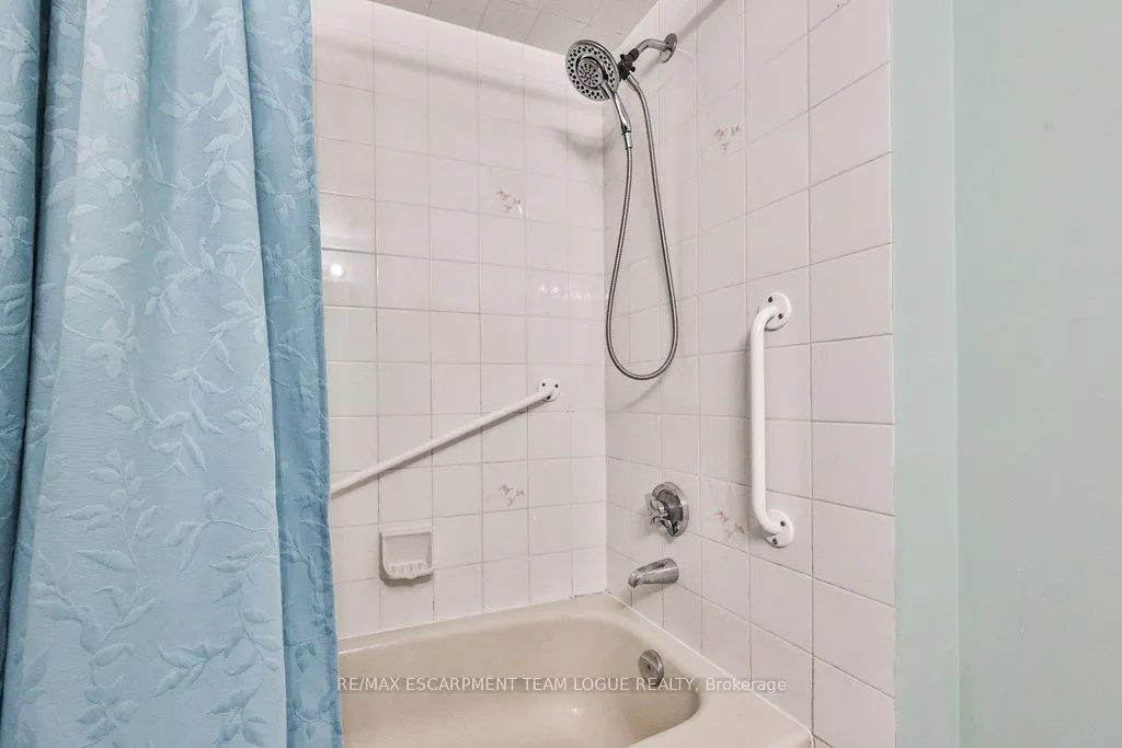 2121 Lakeshore Road, #502