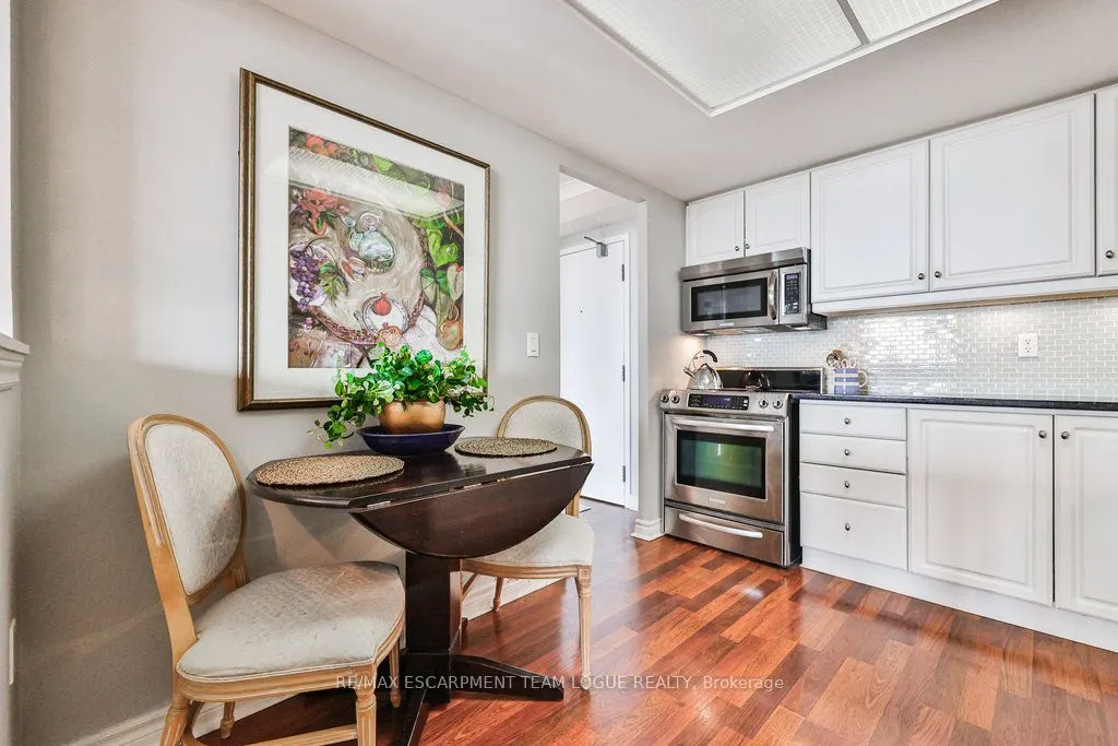 2121 Lakeshore Road, #502