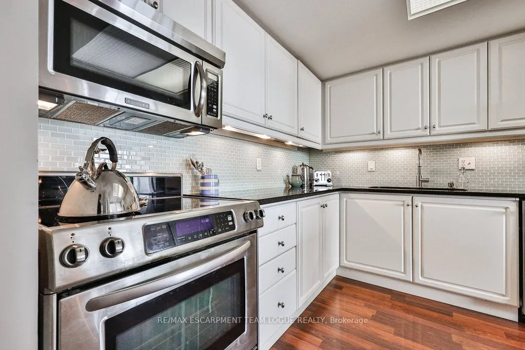 2121 Lakeshore Road, #502