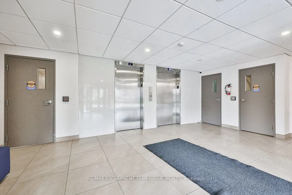 2121 Lakeshore Road, #502