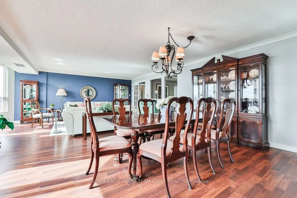 2121 Lakeshore Road, #502