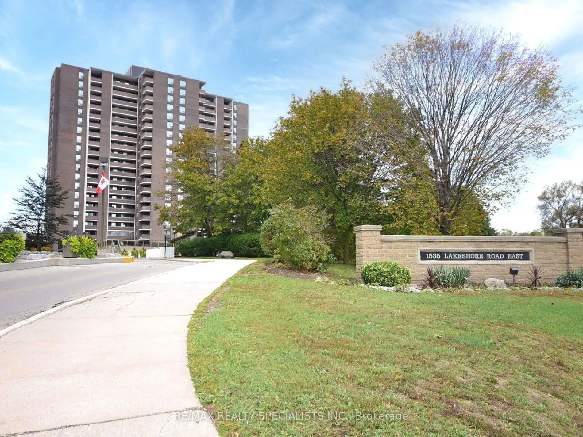 1535 Lakeshore Road E, #1806
