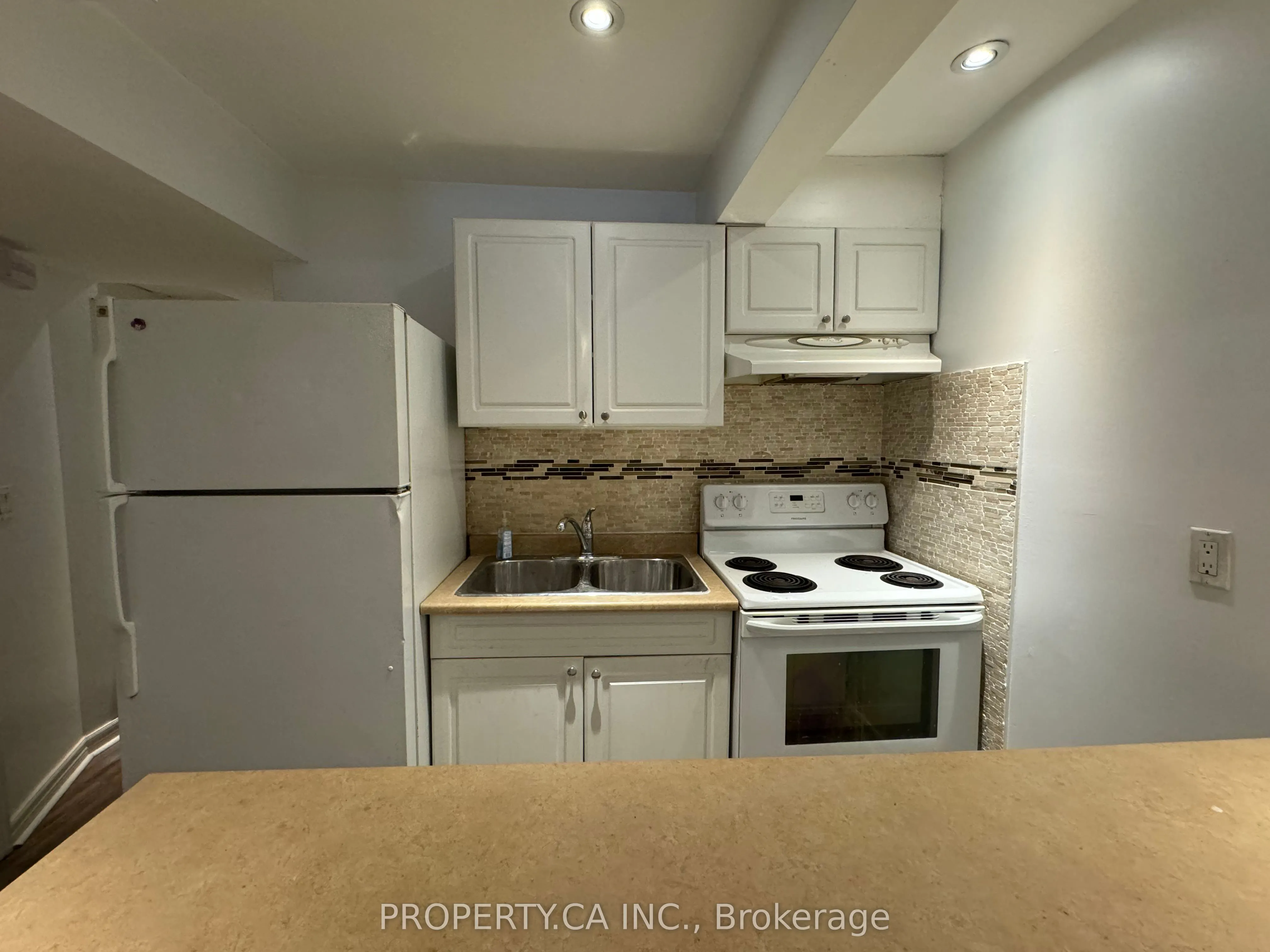 270 Christie Street ##Lower